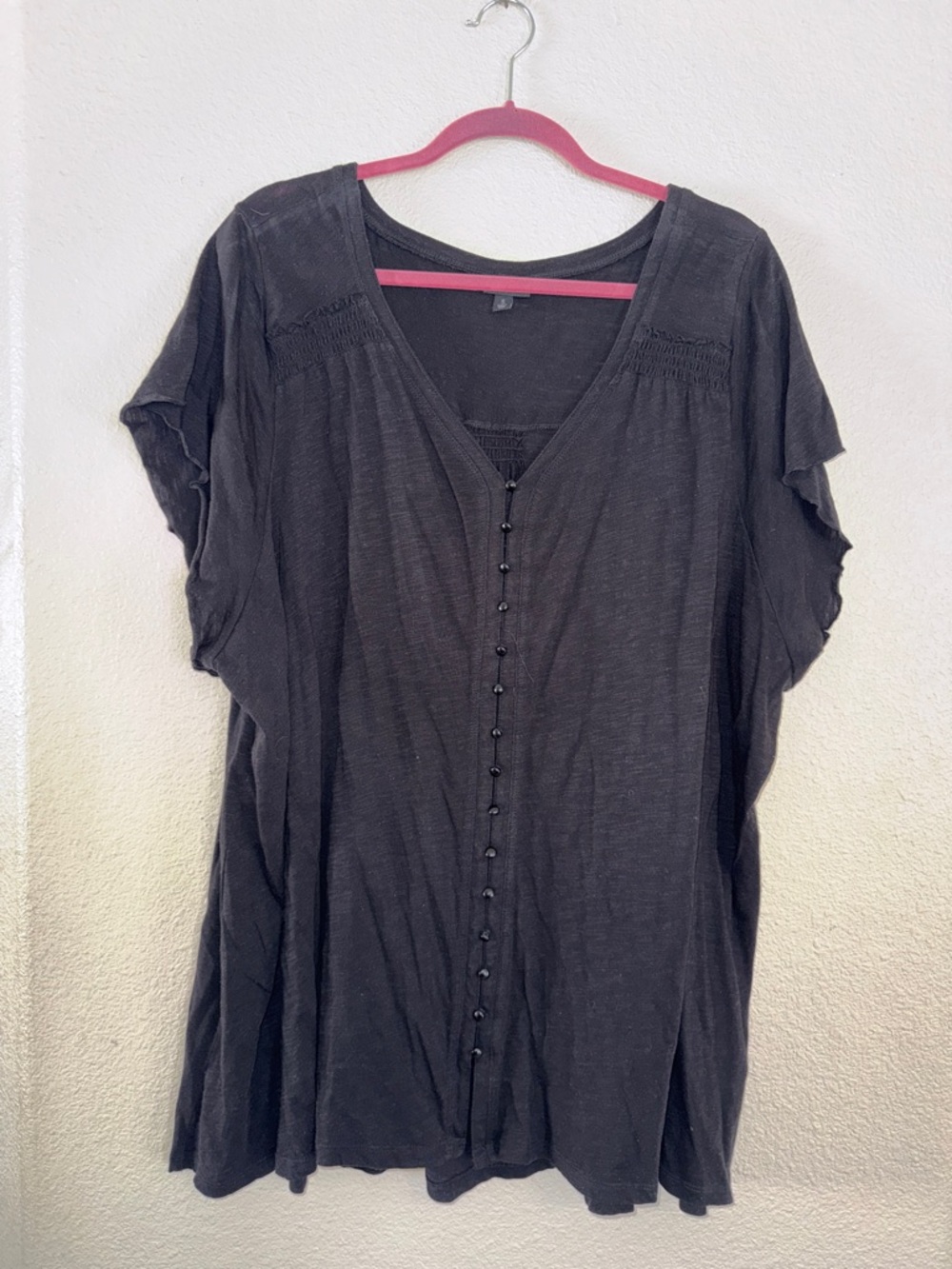 Torrid Women's Short-Sleeve Button Front Top in Black size 5 (28)